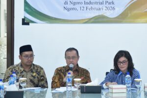 Wakil Ketua Komisi IX DPR RI, Yahya Zaini, saat Kunjungan Kerja Spesifik Komisi IX DPR RI ke Aula Pengelola Kawasan PT Ngoro Industrial Persada, Ngoro Industrial Park (NIP), Desa Lolawang, Kecamatan Ngoro, Kabupaten Mojokerto, Jawa Timur, Kamis (12/2/2026). Foto: Oji/Karisma