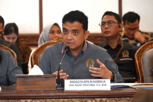 Anggota Komisi IX DPR RI, Ade Rezki Pratama dalam kunjungan kerja reses Komisi IX DPR RI di Jambi, Senin (23/2/2026). Foto: Hira/Mahendra.