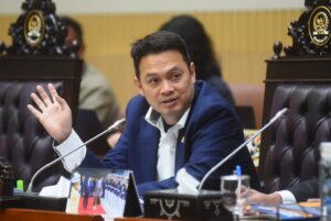 Wakil Ketua Komisi III DPR RI, Dede Indra Permana Soediro, saat membuka rapat Kerja Komisi III DPR RI dengan Kepala PPATK dan jajarannya di ruang rapat Komisi III DPR RI, Senayan, Jakarta, Selasa (3/2/2026). Foto: Dep/Karisma.