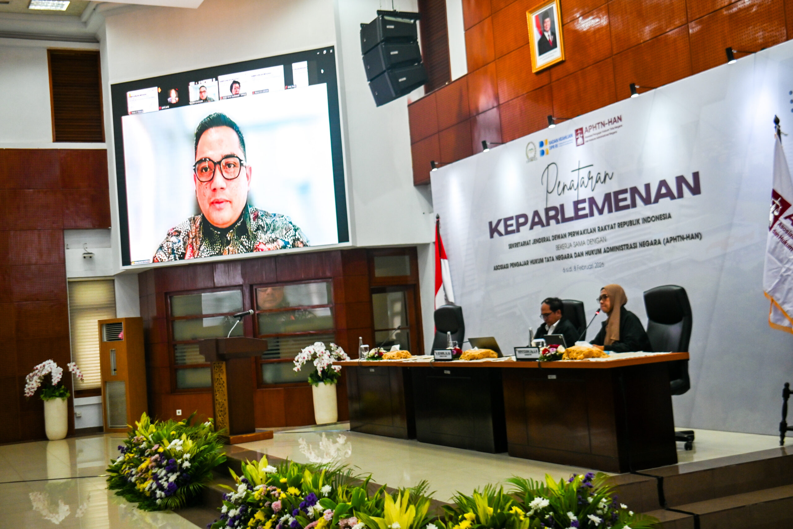 Ketua Komisi II DPR RI, M. Rifqinizamy Karsayuda saat menyampaikan paparannya secara daring di Wisma Kopo DPR RI, Bogor, Jawa Barat, Sabtu (7/2/2026). Foto: RDN/Mahendra.