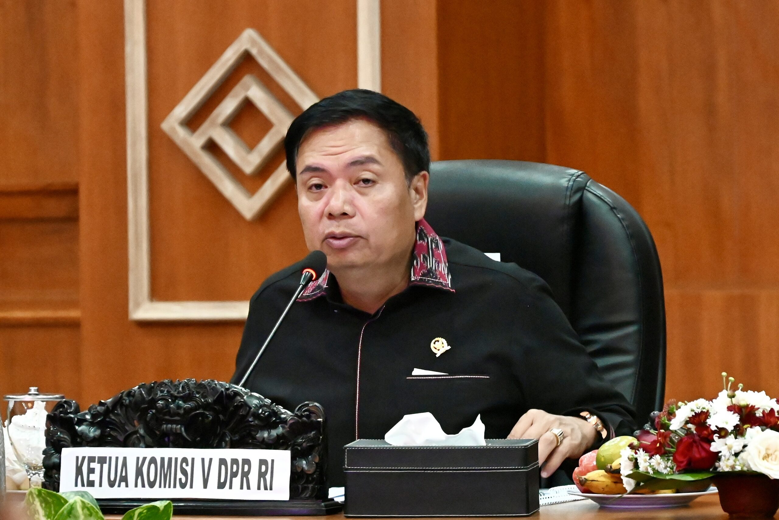 Ketua Komisi V DPR RI, Lasarus, saat memimpin Kunjungan Kerja Spesifik Komisi V DPR RI ke Denpasar, Bali, Kamis (12/2/2026). Foto: Tra/Karisma