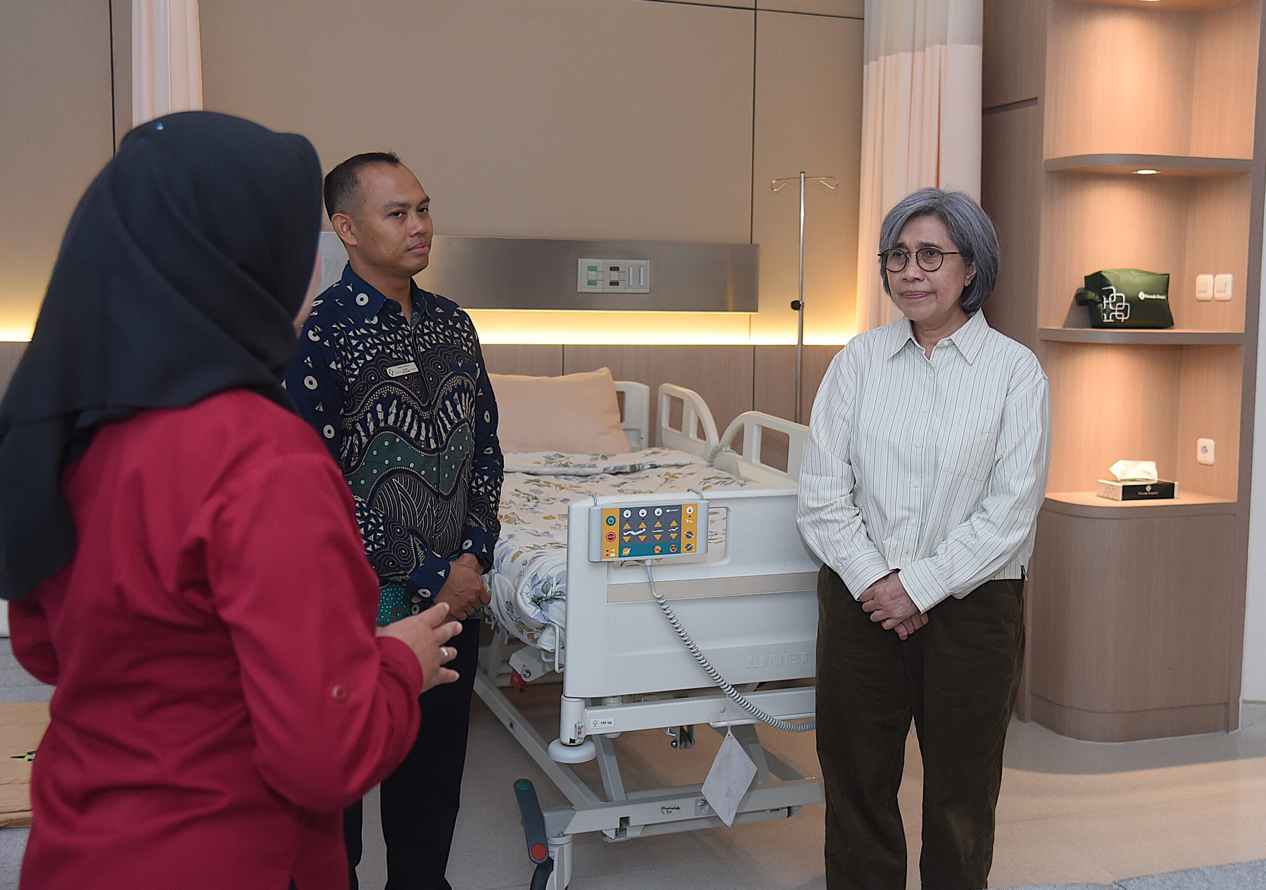 Wakil Ketua Badan Urusan Rumah Tangga (BURT) DPR RI, Indah Kurnia saat mengunjungi RS Persada Hospital Malang, Jawa Timur, Senin (1/2/2026). Foto : Afr/Andri.