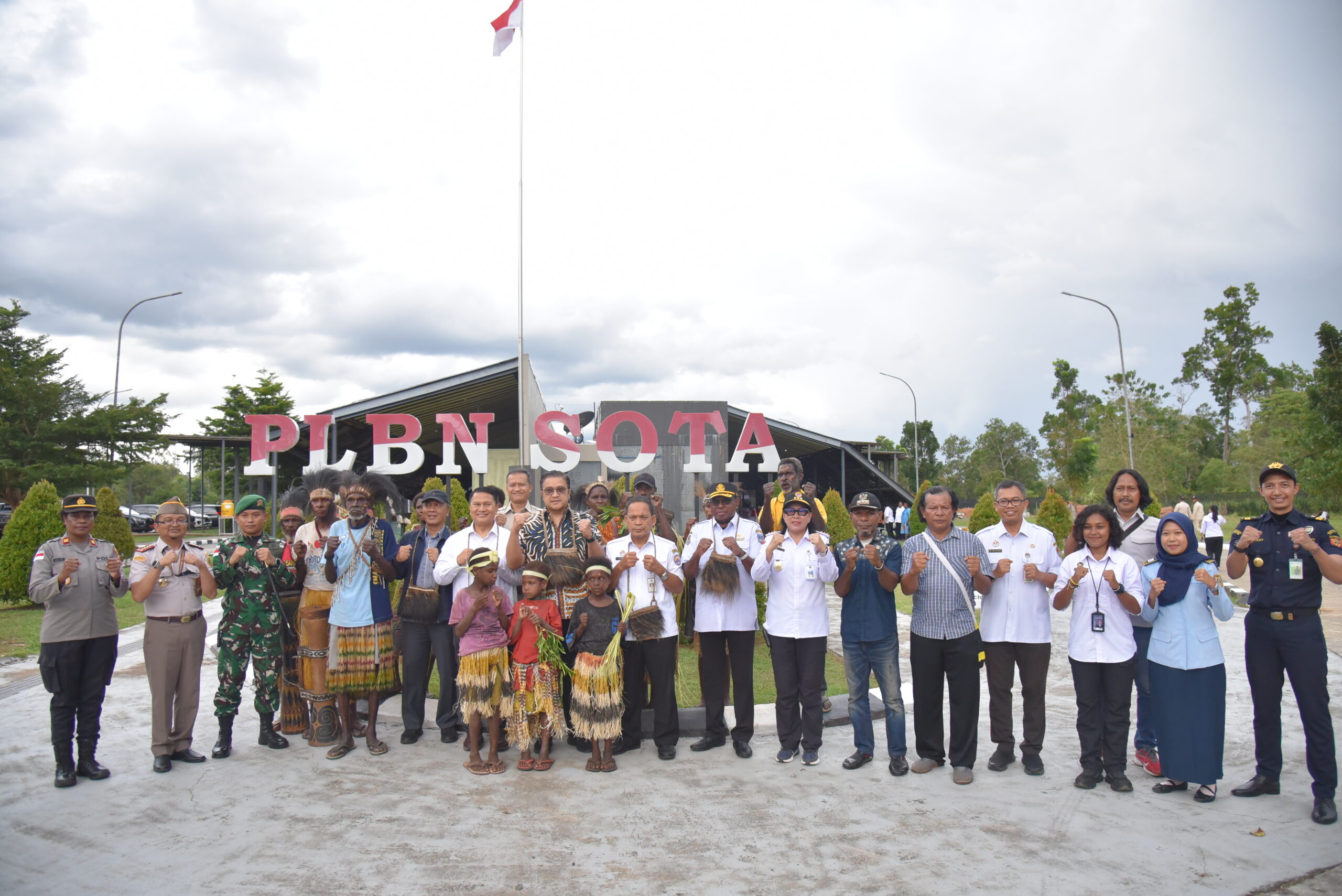 Wakil Ketua Komisi II DPR RI Dede Yusuf Macan Effendi saat melakukan tinjauan Komisi II ke PLBN Sota di Merauke, Papua Selatan, Rabu (4/2/2026). Foto : Aar/Andri.