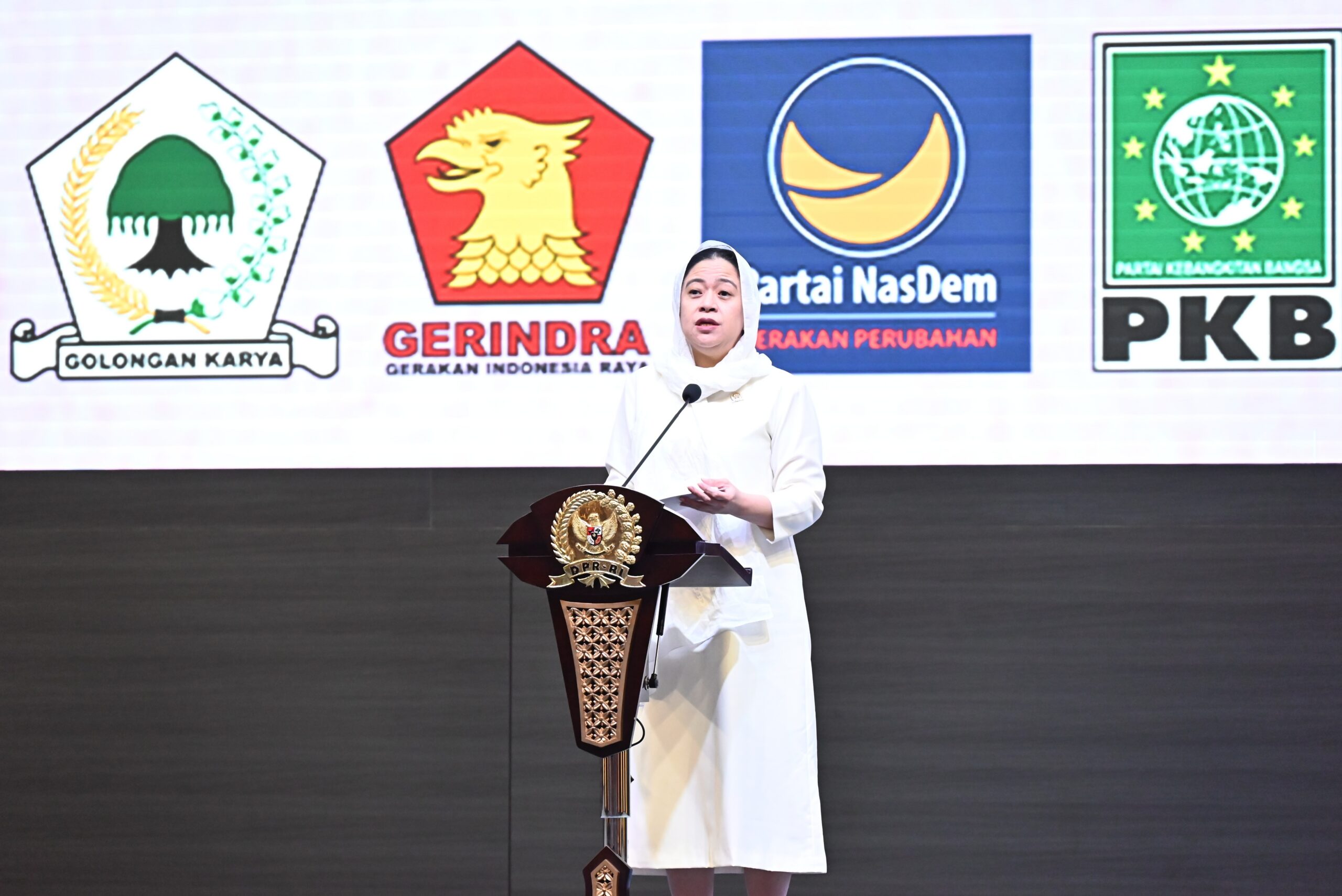 Ketua DPR RI, Puan Maharani, dalam kegiatan Santunan Anak Yatim dan Pembagian Sembako bagi karyawan DPR RI, di Ruang Pustakaloka Kompleks Parlemen, Gedung Nusantara IV, Senayan, Jakarta, Kamis (19/2/2026). Foto: Runi/Karisma.