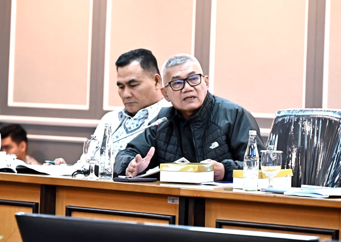 Anggota Komisi XIII DPR RI, Agun Gunandjar dalam rapat kerja Komisi XIII DPR RI bersama Kementerian HAM, di Gedung Nusantara II, DPR RI, Senayan, Jakarta, Senin (2/2/2016). Foto: Runi/Mahendra.