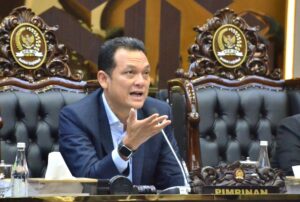 Wakil Ketua Badan Legislasi (Baleg) DPR RI Martin Manurung dalam rapat pleno pengharmonisan RUU Hak Cipta di Senayan, Jakarta, Senin (18/2/2026). Foto: Raditya/Mahen.