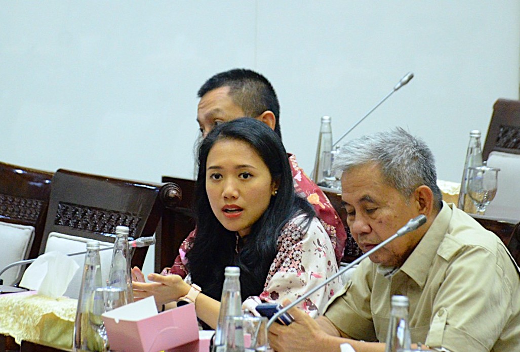 Anggota Komisi XI DPR RI Puteri Anetta Komarudin dalam RDPU Komisi XI Panja RUU tentang Perubahan atas UU PPSK bersama sejumlah akademisi dan praktisi di Gedung Nusantara I, DPR RI, Senayan, Jakarta, Kamis (12/2/2026). Foto : Sari/Andri.