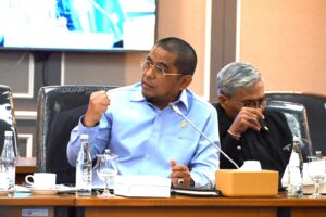 Anggota Komisi XIII DPR RI, Arisal Aziz, dalam Rapat Dengar Pendapat Komisi XIII DPR RI dengan LPSK, Komnas HAM serta Nenek Saudah selaku korban pelanggaran HAM di Gedung Nusantara II, Senayan, Jakarta, Senin (2/2/2026). Foto: Marissa/Karisma.