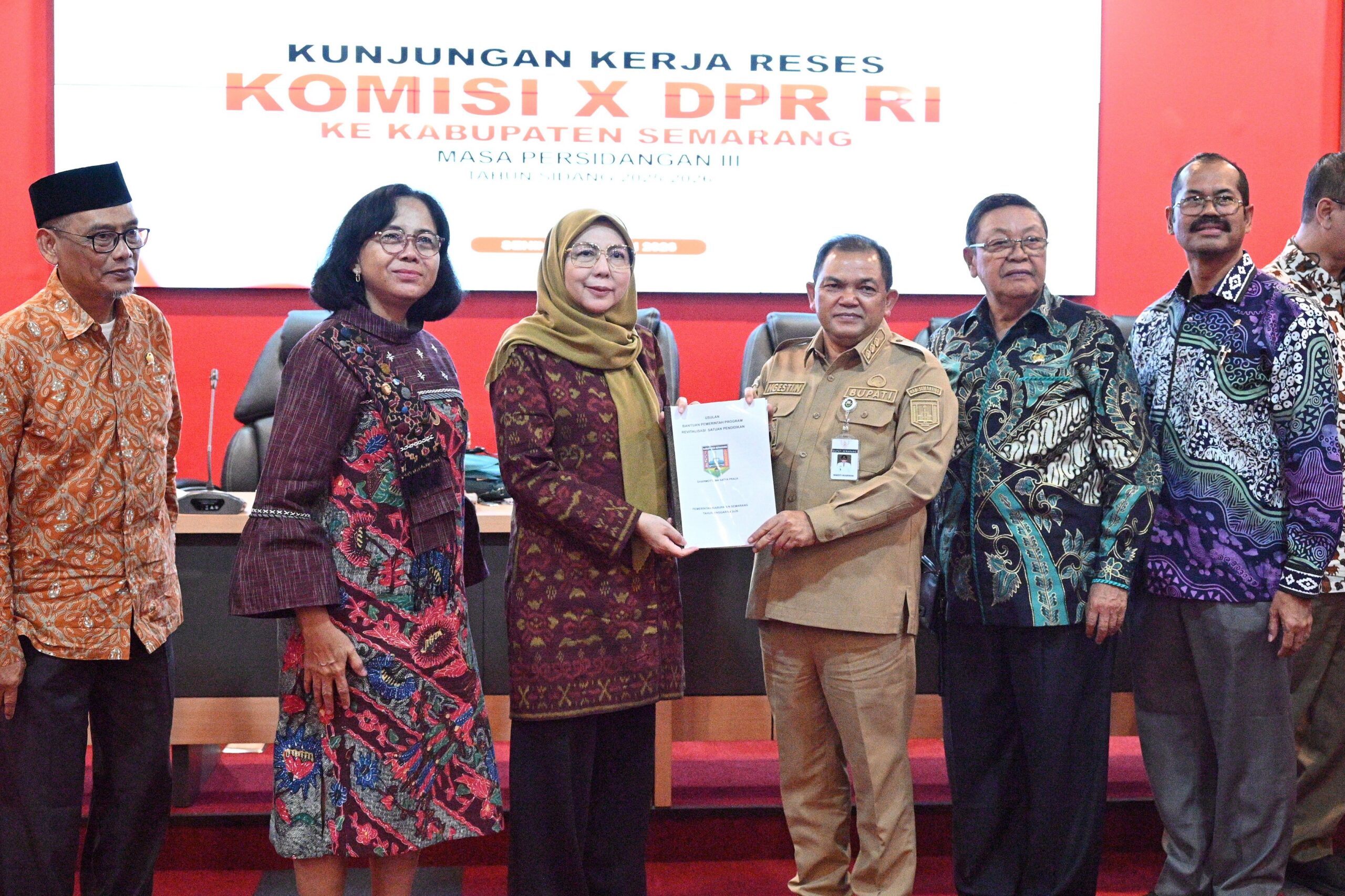 Wakil Ketua Komisi X DPR RI, Himmatul Aliyah, saat melalukan kunjungan kerja reses ke Ungaran, Kabupaten Semarang, Jawa Tengah, Selasa (24/2/2026). Foto: Gal/Karisma.