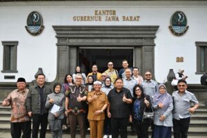 Anggota Badan Legislasi (Baleg) DPR RI Daerah Pemilihan Jawa Barat Melly Goeslaw saat mengikuti Kunjungan Kerja Spesifik ke Bandung, Jawa Barat, Senin, (2/2/2026). Foto : Syn/Andri.