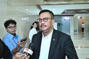 Anggota Komisi IX DPR RI, Edy Wuryanto, saat ditemui Parlementaria di Nusantara II, Kompleks Parlemen, Senayan, Jakarta, Selasa (10/2/2026). Foto: Sari/Karisma.