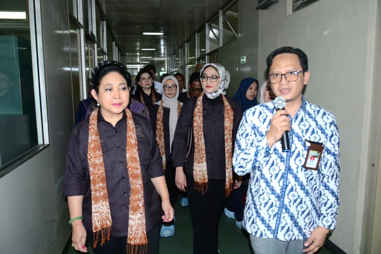 Ketua Komisi IV DPR RI, Siti Hediati Soeharto saat kunjungan kerja Komisi IV ke Balai Besar Veteriner (BBVet) Wates, Kulon Progo, Daerah Istimewa Yogyakarta, Jumat (30/1/2026). UF/Mahendra.