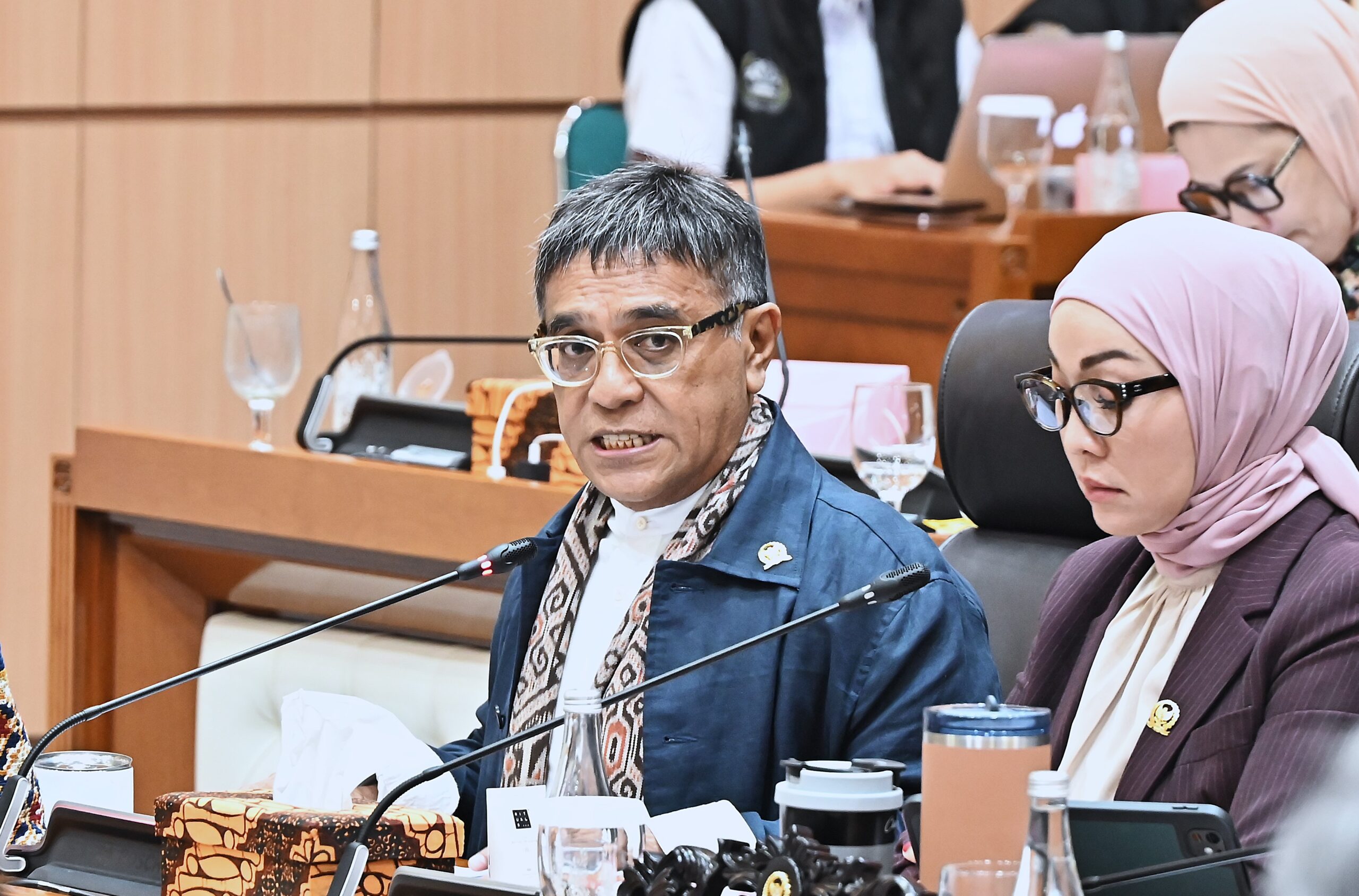 Anggota Komisi VII DPR RI Samuel JD Wattimena saat mengikuti rapat di Nusantara I, Kompleks Parlemen, Senayan, Jakarta, Selasa (4/2/2026). Foto : Aditya/Andri.