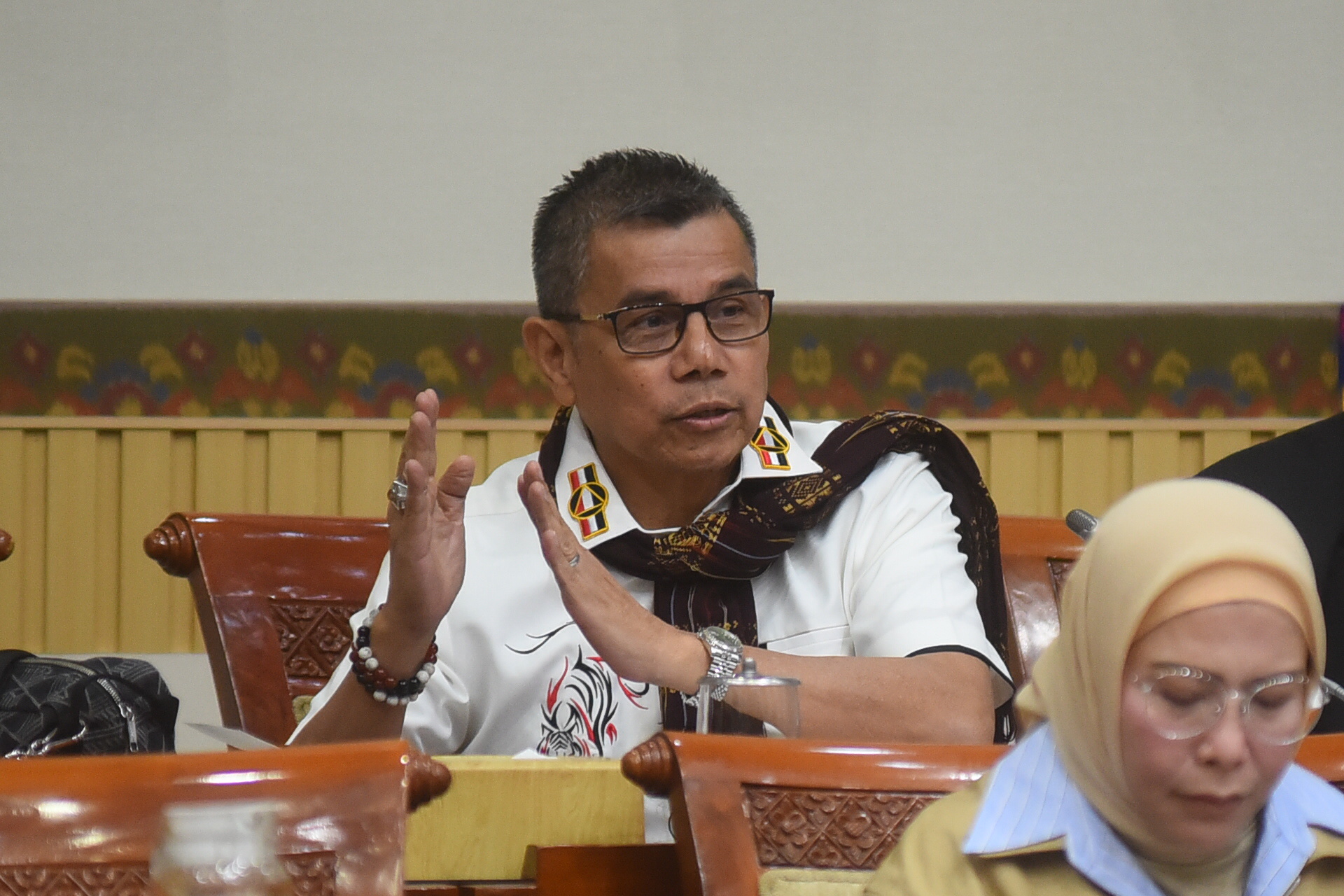 Anggota Komisi III DPR RI, Hinca Pandjaitan dalam Rapat Kerja Komisi III DPR RI dengan Kepala BNN Suyudi Ario Seto beserta Kepala BNNP seluruh Indonesia di Senayan, Jakarta, Selasa (03/02/2026). Foto: Dep/Mahendra.