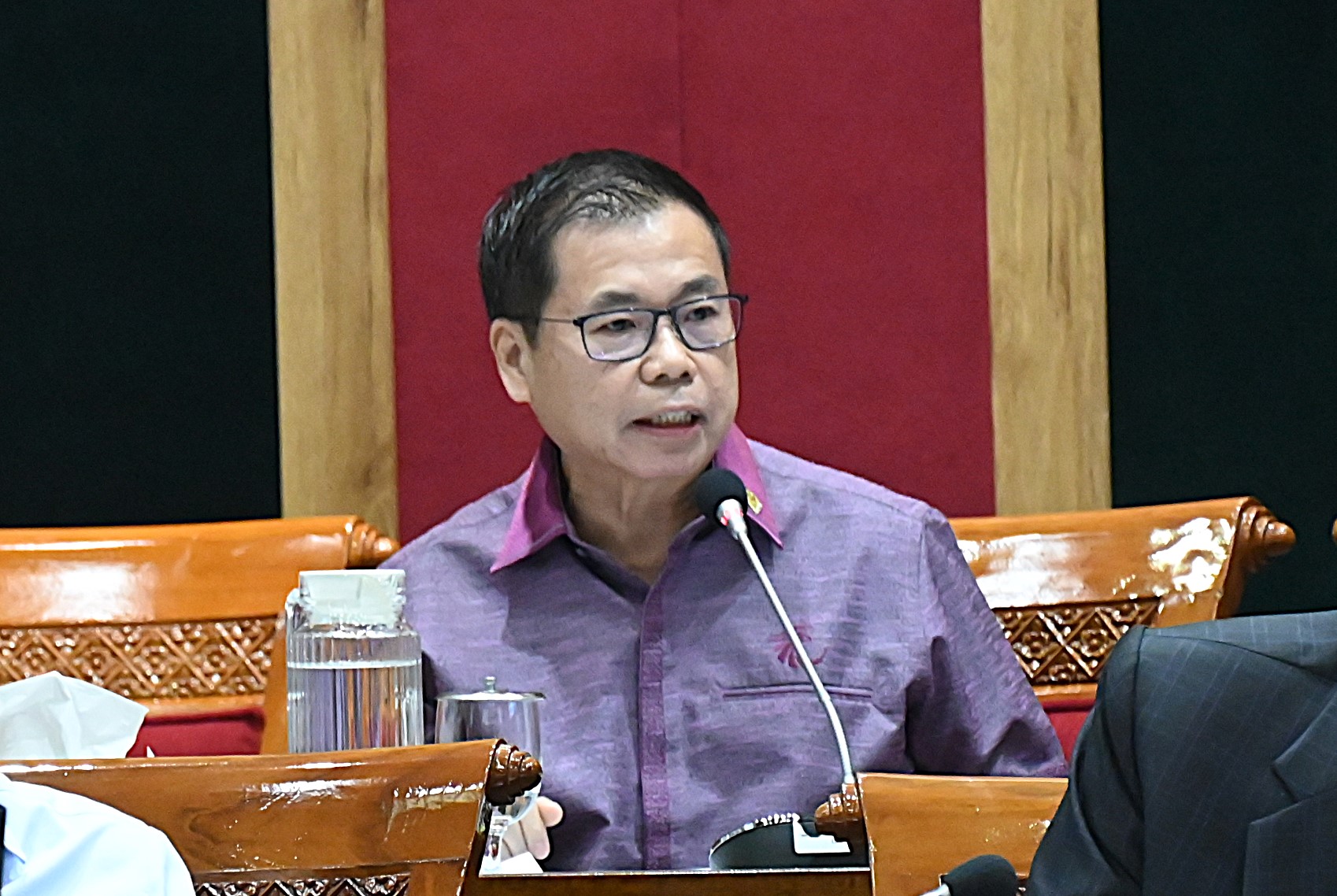 Anggota Komisi X DPR RI Sofyan Tan dalam Rapat Kerja dengan Mendiktisaintek di Ruang Rapat Komisi X, Kompleks DPR RI, Selasa (3/2/2026). Foto : Whafir/Andri.