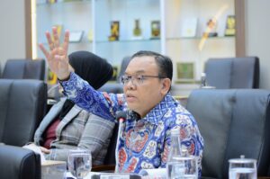 Anggota Baleg DPR RI, Saleh Pertaonan Daulay, saat RDP Baleg DPR RI, dalam rangka Pengharmonisasian, Pembulatan dan Pemantapan Konsepsi RUU tentang Perubahan UU No 34 Tahun 2014 tentang Pengelolaan Keuangan HajiPengharmonisasian Konsepsi RUU Tentang Pengelolaan Keuangan Haji di Gedung Nusantara I, DPR RI, Senayan, Jakarta, Kamis (12/2/2026). Foto: Septamares/Karisma.