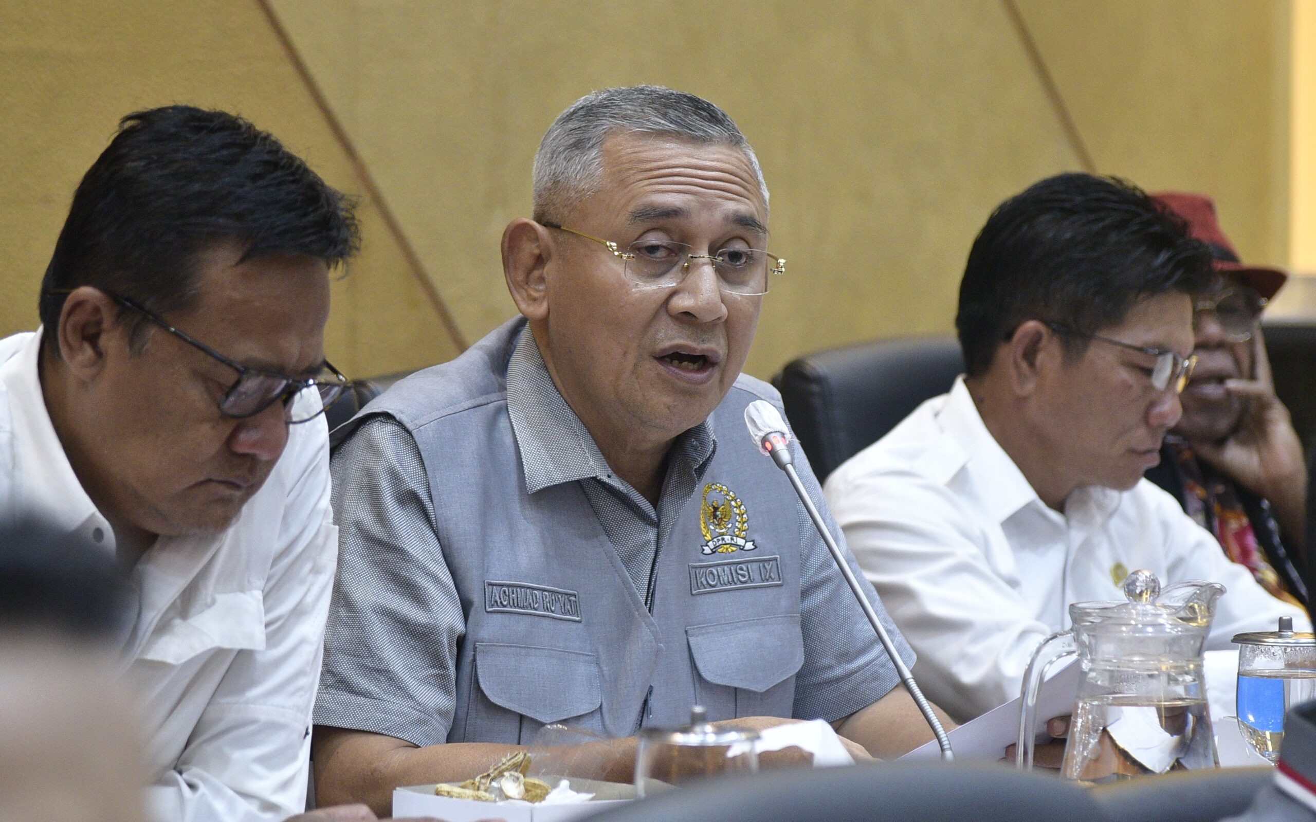 Anggota Komisi IX DPR RI Achmad Ru’yat, dalam Rapat Uji Kelayakan dan Kepatutan terhadap Calon Anggota Dewan Pengawas BPJS Kesehatan Dan Ketenagakerjaan di Gedung Nusantara I, Senayan, Jakarta, Selasa (3/2/2026). Foto: Munchen/Karisma.