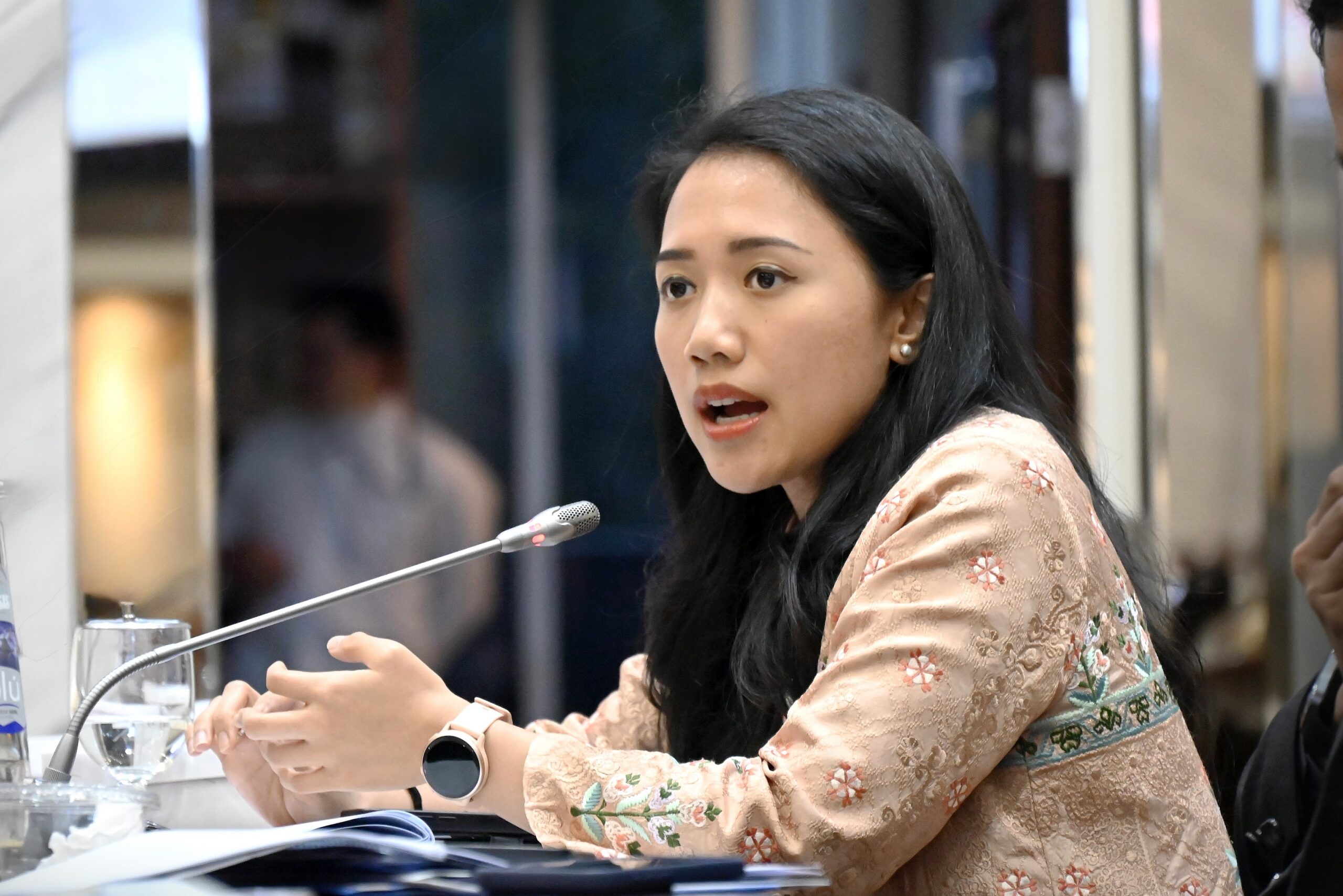 Anggota Komisi XI DPR RI, Putri Komarudin, dalam RDP Komisi XI DPR RI bersama DJKN dan Badan Pengelola (BP) BUMN, di Kompleks Parlemen Senayan, Jakarta, Senin (9/2/2026). Foto: Mario/Karisma.