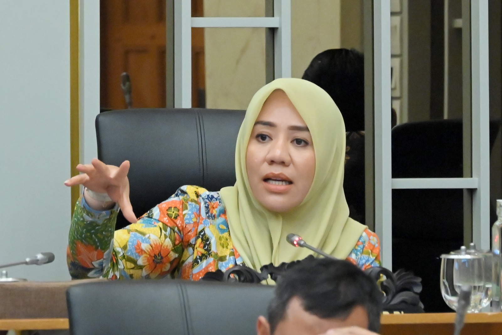 Anggota Komisi IV DPR RI Alien Mus dalam rapat Panitia Kerja Alih Fungsi Lahan di Ruang Rapat Komisi IV DPR, rabu (4/2/2026). Foto : Arifman/Andri.