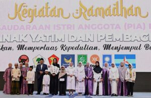 Anggota (PIA) DPR RI menggelar kegiatan santunan anak yatim dan pembagian sembako bagi karyawan di di Ruang Pustakaloka Kompleks Parlemen, Senayan, Jakarta, Kamis (19/2/2026). Foto : Runi/Andri.