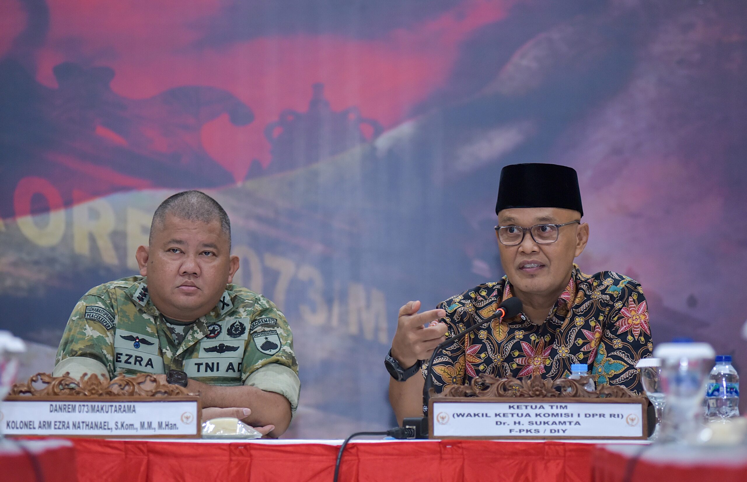Ketua Tim Kunjungan Spesifik Komisi I DPR RI, Sukamta saat memimpin pertemuan Komisi I DPR RI dengan jajaran Korem 073/Makutarama di Salatiga, Jawa Tengah, Jumat (6/2/2026). Foto : Eno/Andri.