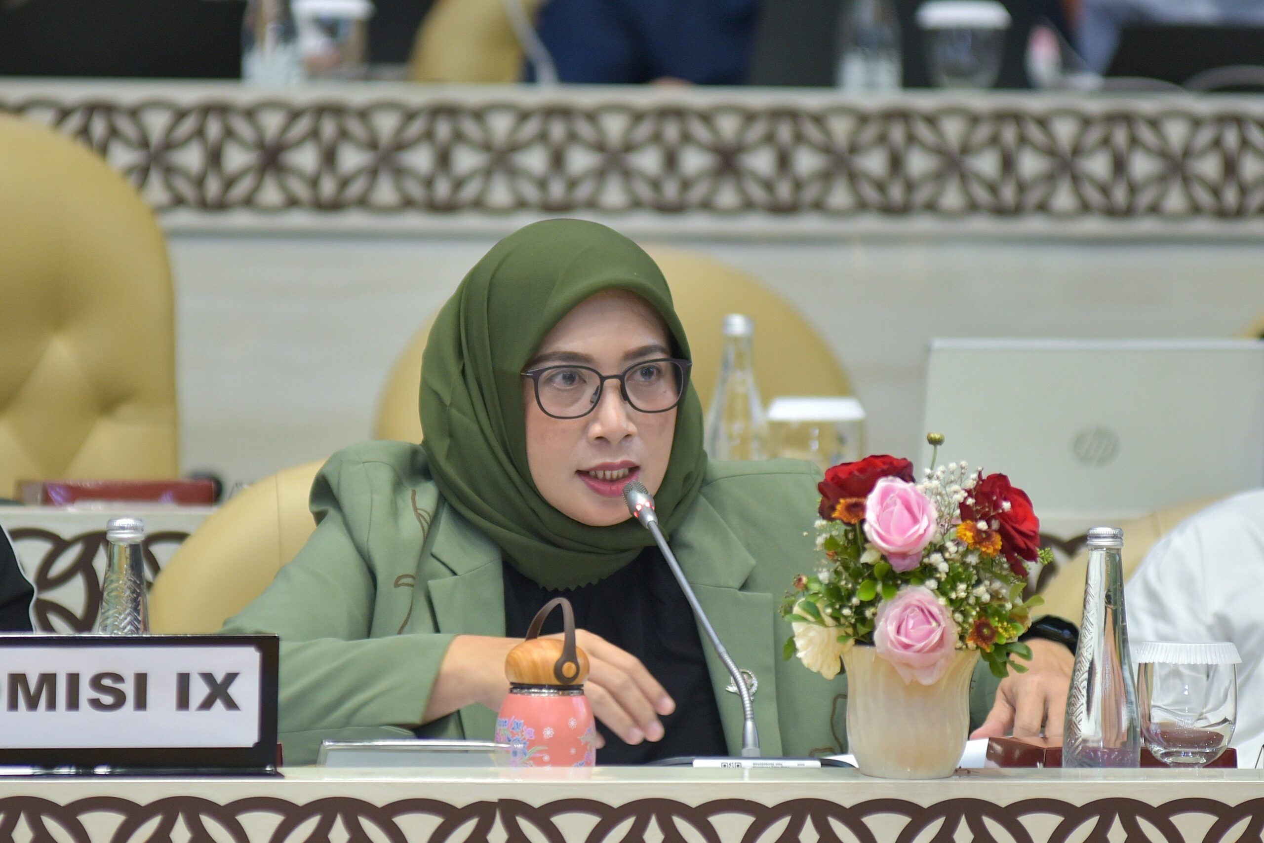 Wakil Ketua Komisi IX DPR RI, Nihayatul Wafiroh, dalam Rapat Konsultasi Pimpinan DPR RI dengan sejumlah Menteri dan Lembaga, di Gedung Nusantara, Senayan, Jakarta, Senin (9/2/2026). Foto: Kresno/Karisma.
