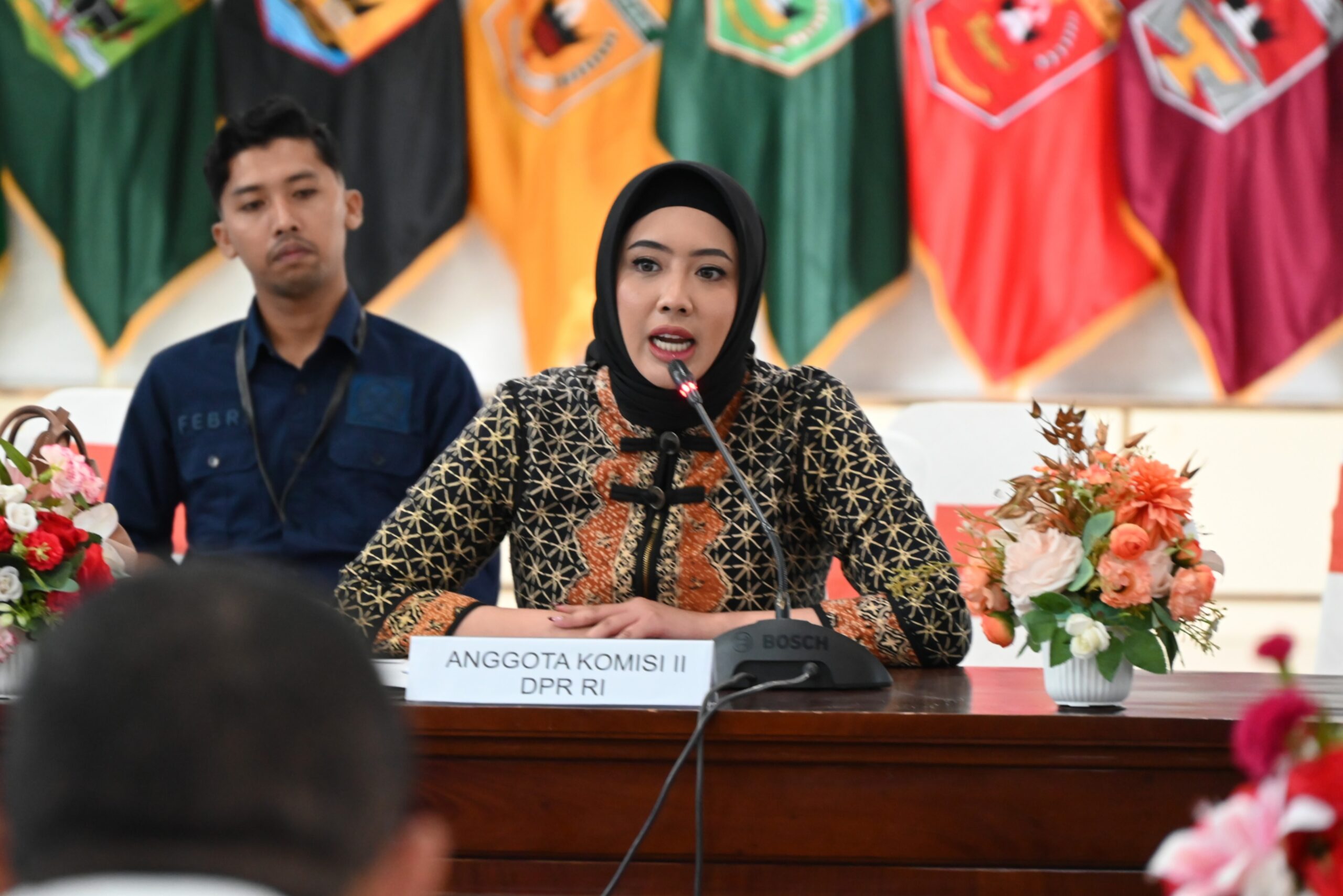 Anggota Komisi II DPR RI Cindy Monica, saat kunjungan kerja Komisi II DPR RI bersama Pemerintah Provinsi Sumatera Barat di Kota Padang, Sumatra Barat, Jumat (20/02/2026). Foto: Nadhen/Alma.