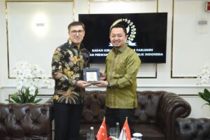 Ketua BKSAP DPR RI, Syahrul Aidi Maazat, saat menerima kunjungan kehormatan Duta Besar Turki untuk Indonesia dalam agenda courtesy call di Ruang Pimpinan BKSAP, Senayan, Jakarta, Rabu (11/2/2026). Foto: Jaka/Karisma.