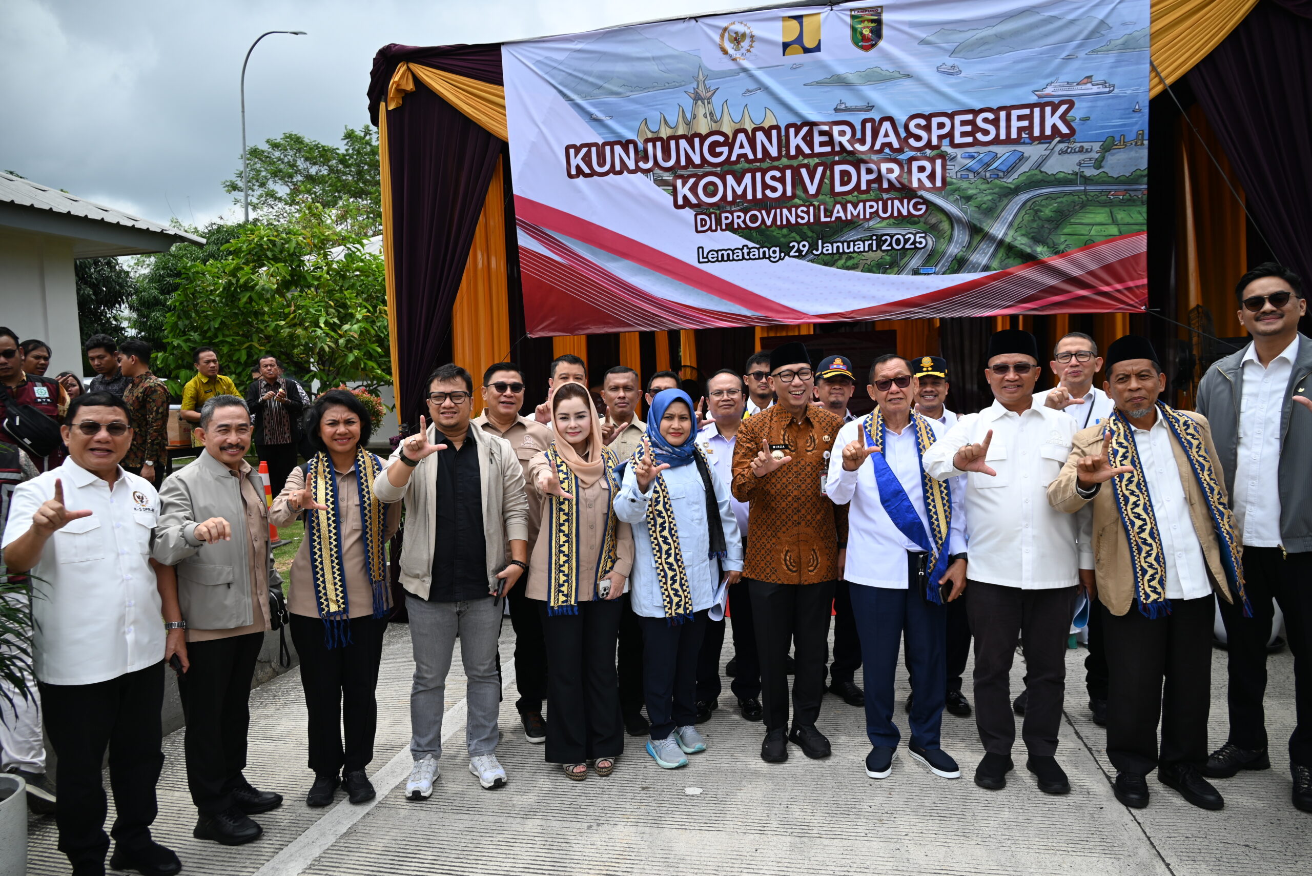 Anggota Komisi V DPR RI, Hamka Baco Kady saat memimpin Kunjungan Kerja Spesifik Komisi V DPR RI ke Bandar Lampung, Provinsi Lampung, Kamis (29/1/2026). Foto: GYS/Mahendra.