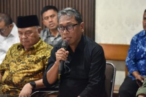 Anggota Komisi VIII DPR RI, I Ketut Kariyasa Adnyana, saat melakukan kunjungan kerja Baleg DPR RI ke Shelter St. Theresia, Sekupang, Batam, Kepulauan Riau, Sabtu (21/2/2026). Foto: Balggys/Alma.