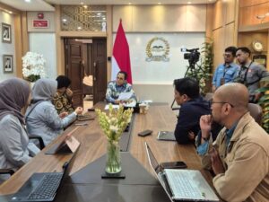 Sekretariat Jenderal DPR RI, Indra Iskandar dalam rapat di Gedung Setjen DPR RI, Senayan, Jakarta, Kamis, (5/2/2026). Foto: Eko/Mahendra.