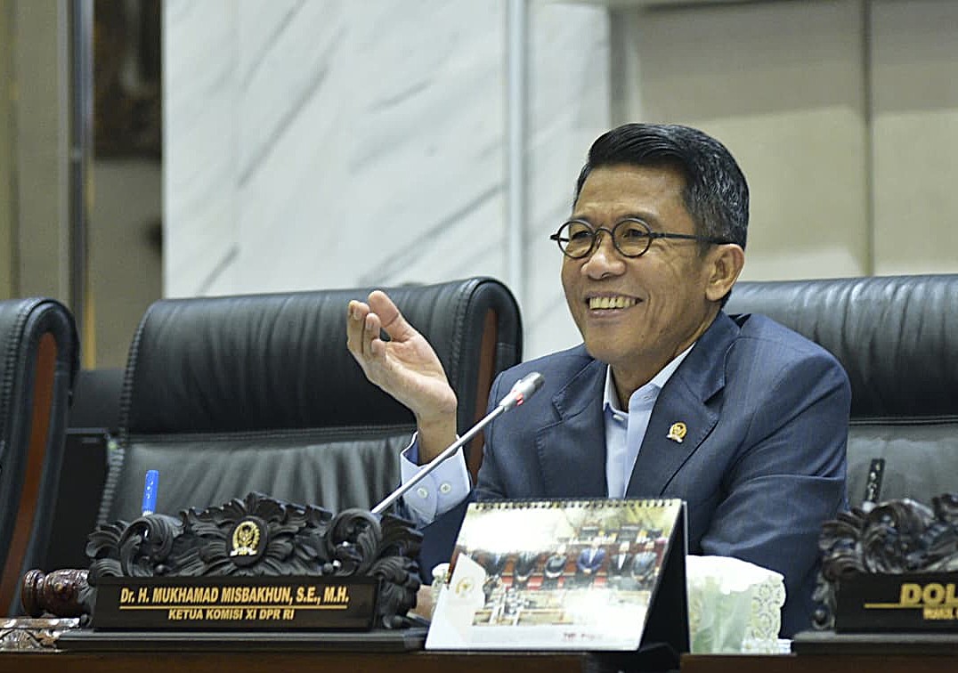 Ketua Komisi XI DPR RI, Mukhamad Misbakhun saat memimpin RDPU bersama calon Ketua Dewan Komisioner Otoritas Jasa Keuangan, Friderica Widyasari Dewi atau Kiki, di Gedung Nusantara I, Senayan, Jakarta, Rabu (11/3/2026). Foto : Munchen/Andri.