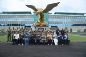 Ketua Komisi I DPR RI, Utut Adianto, usai pertemuan Komisi I DPR RI dengan Pangdam II/Sriwijaya beserta jajaran di Markas Kodam II/Sriwijaya, Palembang, Sumatera Selatan, senin (9/3/2026). Foto: Arief/Karisma.