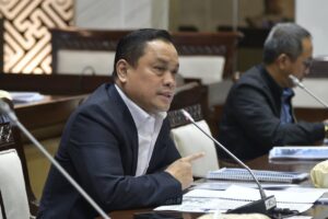 Anggota Komisi XI DPR RI Charles Meikyansah saat RDPU bersama calon Ketua Dewan Komisioner Otoritas Jasa Keuangan, Friderica Widyasari Dewi atau Kiki, di Gedung Nusantara I, Senayan, Jakarta, Rabu (11/3/2026). Foto : Munchen/Andri.