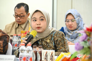 Anggota Komisi VII DPR RI, Nila Yani Hardiyanti, saat Kunjungan Kerja Reses Tim Komisi VII DPR RI ke PT Garuda Food Putra-Putri Jaya, di Gresik, Jawa Timur, Kamis (5/3/2026). Foto: Rdn/Karisma.