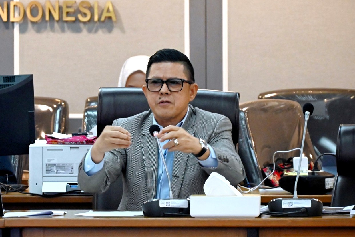 Wakil Ketua Panitia Khusus (Pansus) Rancangan Undang-Undang tentang Hukum Perdata Internasional (RUU HPI) DPR RI, Soedeson Tandra, dalam RDPU dengan Pakar Tentang Hukum Perdata Internasional di Nusantara II, Senayan, Jakarta, Kamis (12/3/2026). Foto: Arifman/Karisma.