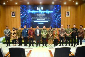 Sekretaris Jenderal DPR RI, Indra Iskandar usai penandatanganan kerja sama antara Sekretariat Jenderal DPR RI dan Direktorat Jenderal Kependudukan dan Pencatatan Sipil Kemendagri di Gedung Nusantara, Senayan, Jakarta, Jumat (27/2/2026). Foto: Dep/Mahendra.