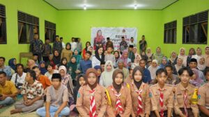 Anggota Komisi VII DPR RI, Novita Hardini saat kunjungan dan silaturahmi bersama keluarga penyandang disabilitas di Kecamatan Panggul, Trenggalek, Minggu (15/3/2026). Foto: Ist/Mahendra.