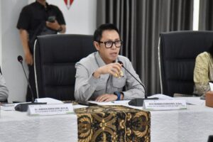 Wakil Ketua Komisi VI DPR RI, Eko Hendro Purnomo dalam Kunjungan Kerja Spesifik Komisi VI DPR RI Ke PT Pupuk Kujang, Karawang, Kamis (12/3/2026). Foto: Adi/Mahendra.