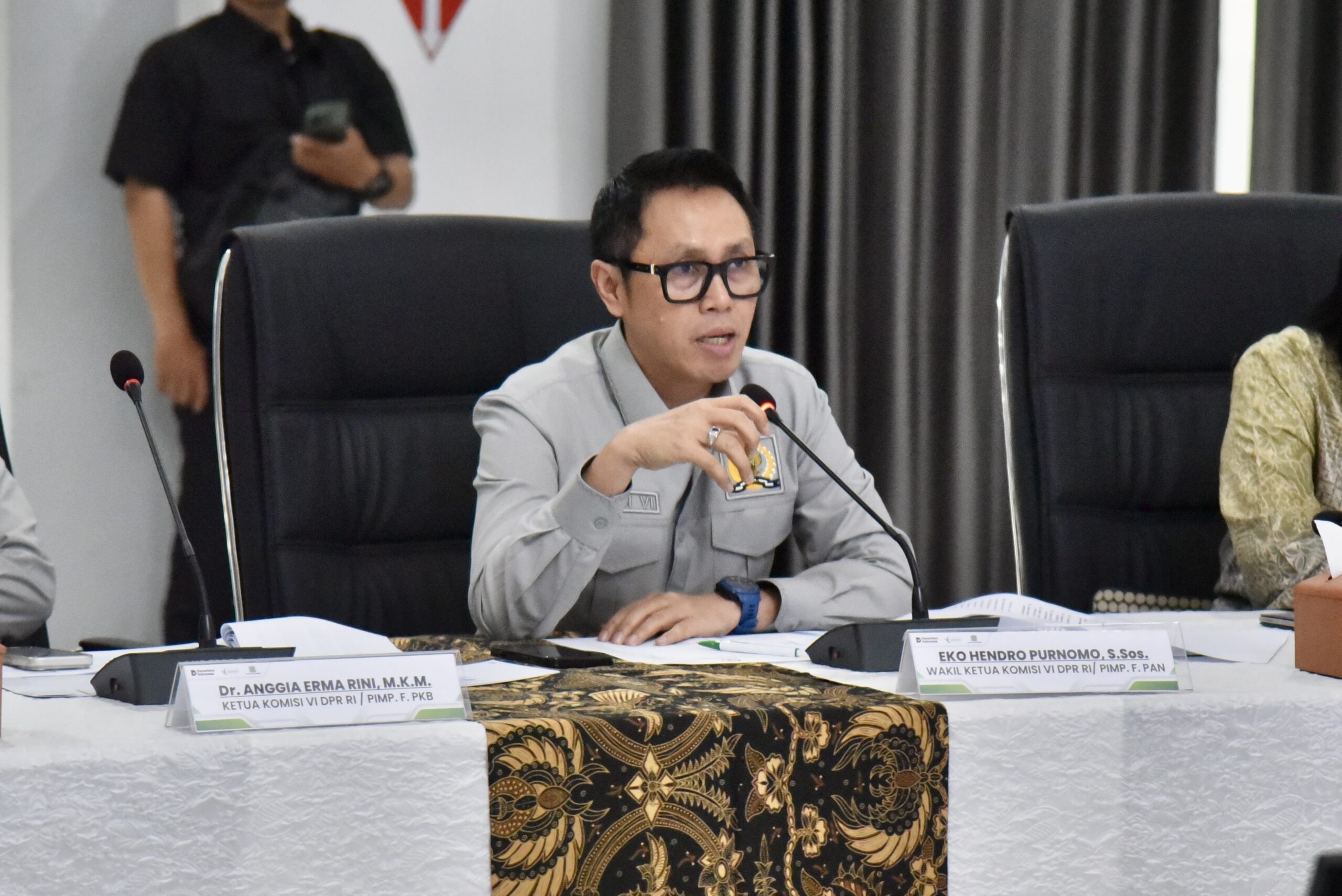 Wakil Ketua Komisi VI DPR RI, Eko Hendro Purnomo dalam Kunjungan Kerja Spesifik Komisi VI DPR RI Ke PT Pupuk Kujang, Karawang, Kamis (12/3/2026). Foto: Adi/Mahendra.