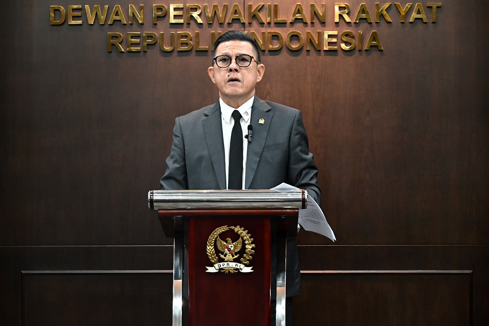 Anggota Komisi III DPR RI, Soedeson Tandra, dalam Sidang Mahkamah Konstitusi (MK) secara daring, di Gedung Sekretariat Jenderal DPR RI, Senayan, Jakarta, Selasa (10/3/2026). Foto: Runi/Karisma.