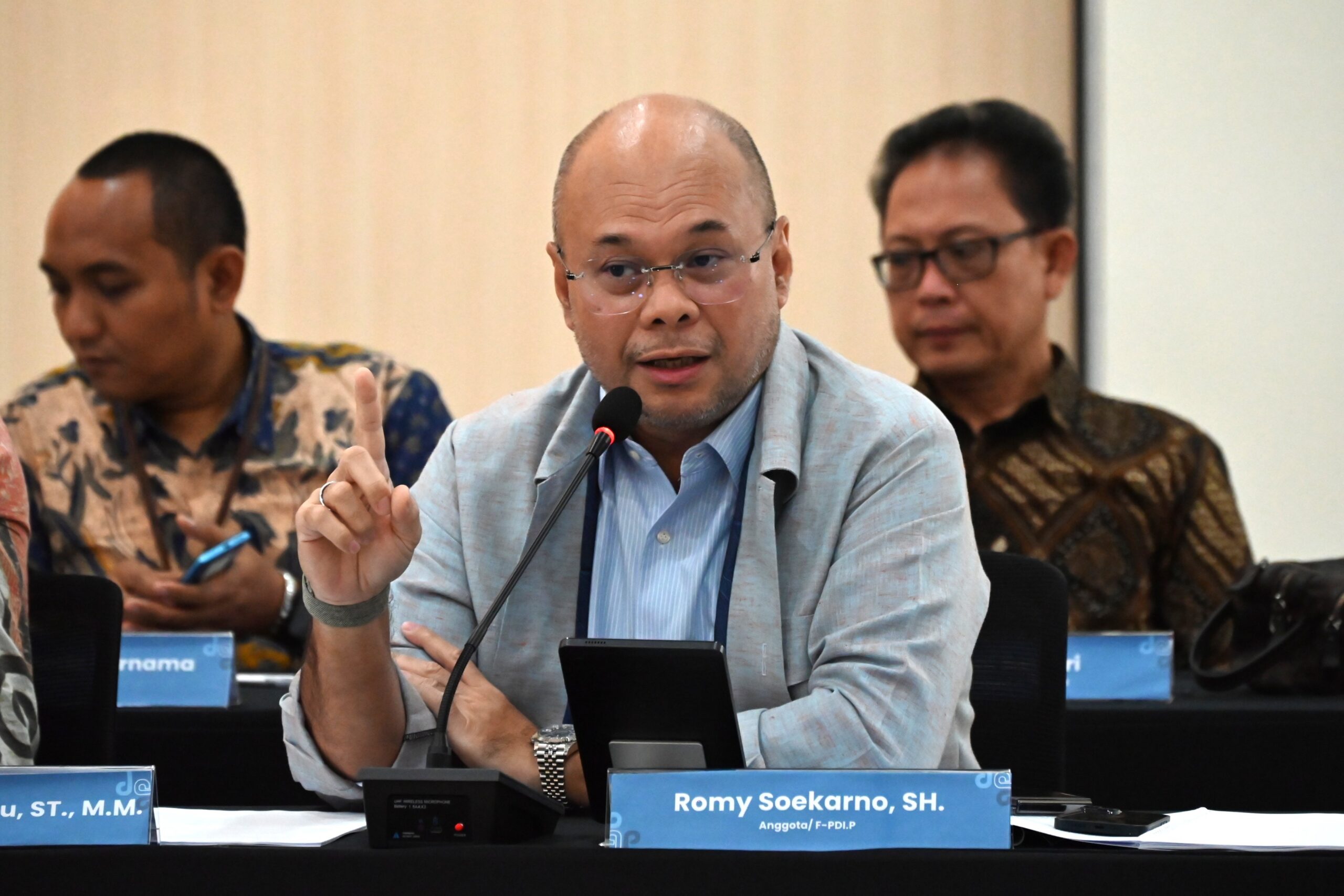 Anggota Komisi II DPR RI, Romy Soekarno dalam Kunjungan Kerja Spesifik ke Politeknik STIA LAN Bandung, Rabu (11/3/2026). Foto: Riska/Mahendra.
