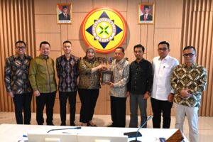 Wakil Ketua Badan Kerja Sama Antar-Parlemen (BKSAP) DPR RI, Husein Fadlulloh saat memimpin kegiatan bertema Kolaborasi Parlemen–Akademisi untuk Penguatan Diplomasi di Universitas Pamulang (Unpam), Tangerang Selatan, Rabu (11/3/2026). Foto: Wilga/Mahendra