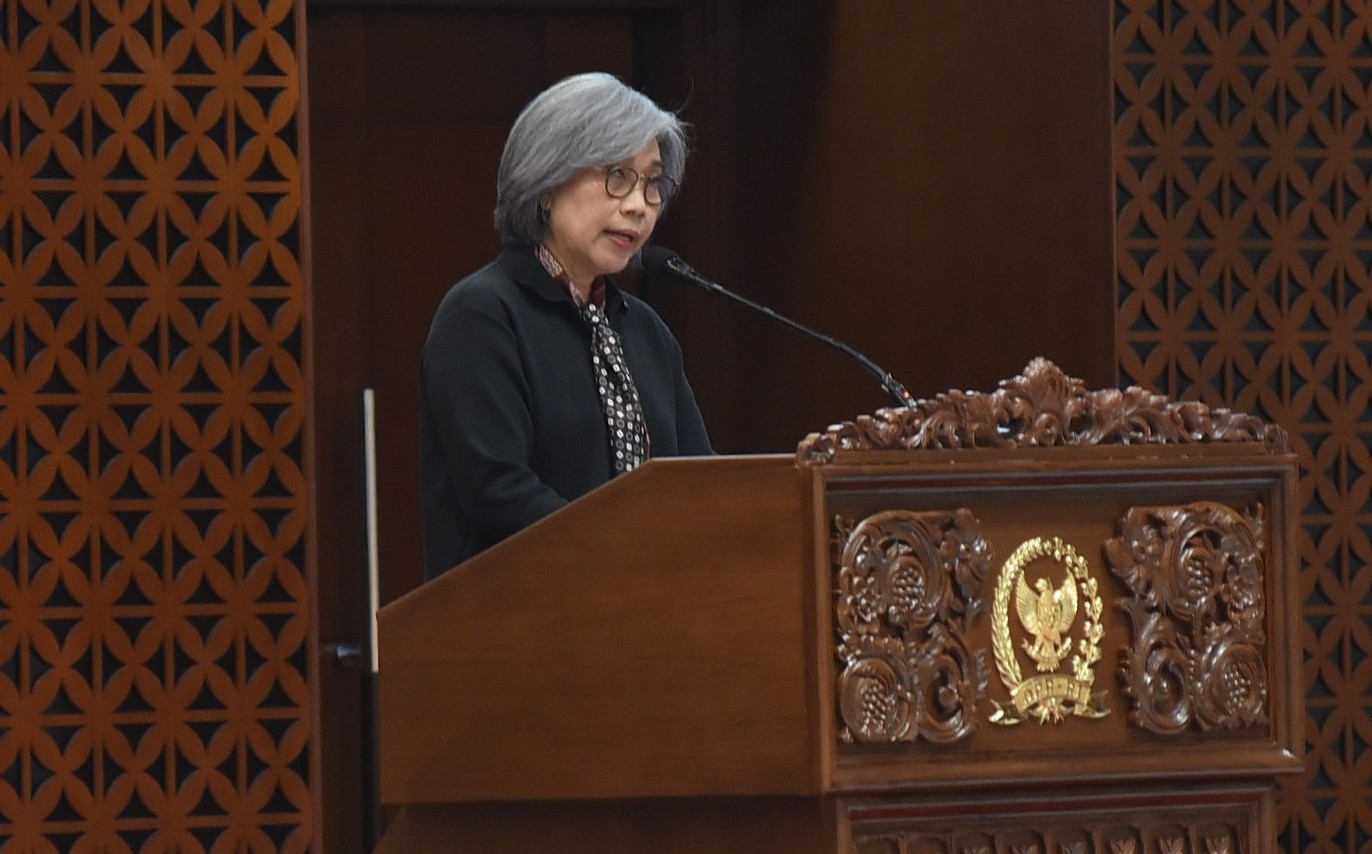 Wakil Ketua BURT, Indah Kurniawati, dalam Rapat Paripurna yang digelar di Gedung Nusantara II DPR RI, Senayan, Jakarta, Kamis (12/3/2026). Foto: Arief/Karisma.