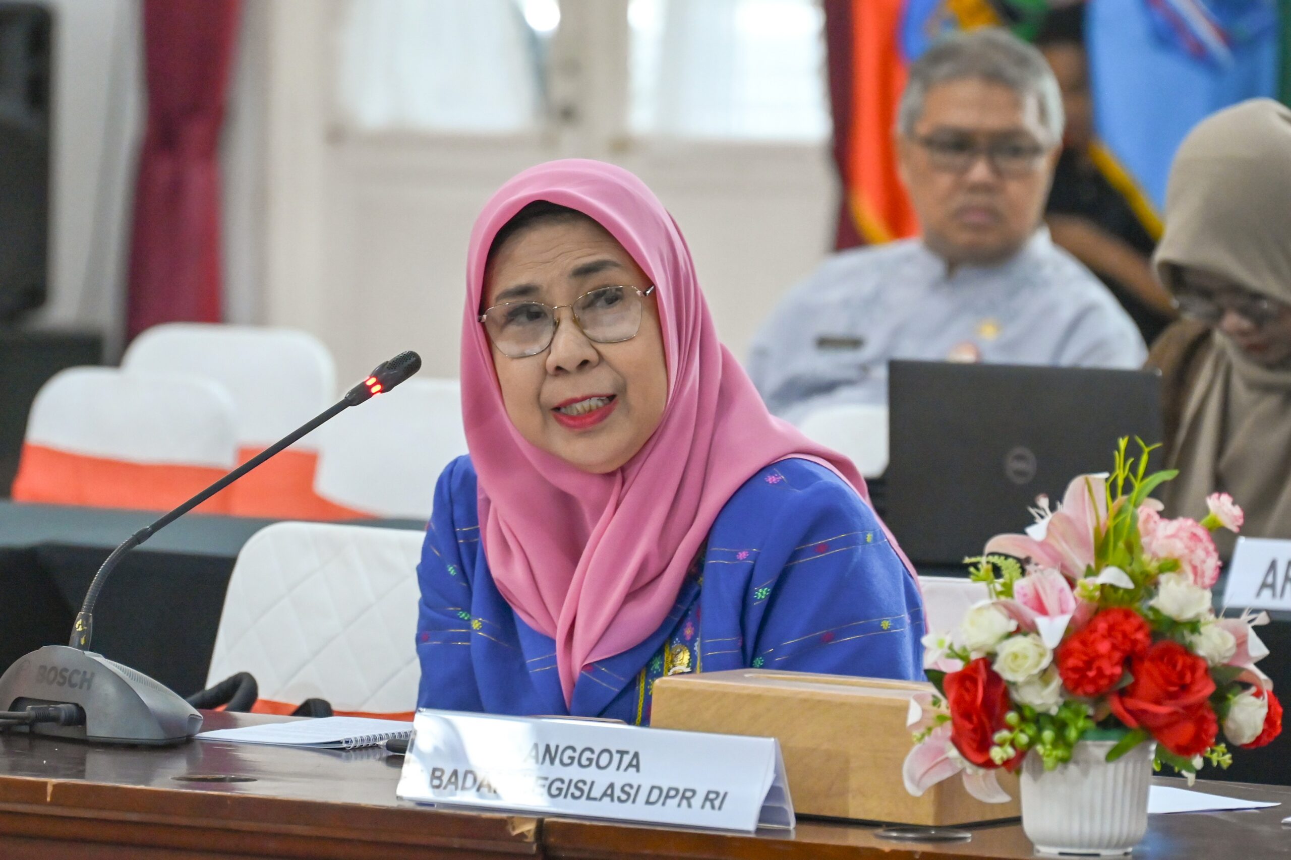 Anggota Baleg DPR RI, Andi Yuliani Paris, dalam kunjungan kerja Baleg DPR RI ke Provinsi Sumatera Barat. Foto: Ais/Karisma.