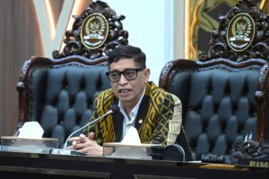 Ketua Baleg DPR RI, Bob Hasan, saat rapat pengharmonisasian draf revisi Undang-Undang Nomor 28 Tahun 2014 tentang Hak Cipta, di Gedung DPR RI, Selasa (10/2/2026). Foto: Mahendra/Karisma.
