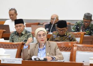 Anggota Komisi VIII DPR RI Selly Andriany Gantina dalam Rapat Kerja Komisi VIII DPR RI dengan Menteri Haji dan Umrah RI di Gedung Nusantara II, Senayan, Jakarta, Rabu (11/3/2026). Foto : Arief/Andri.